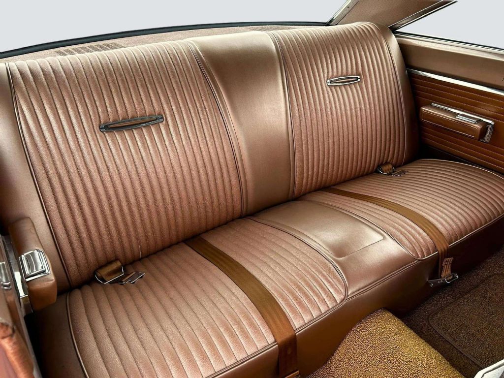1967 Dodge Coronet 34