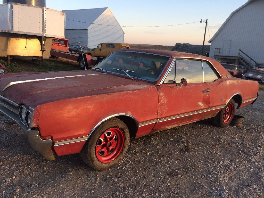 1966 Oldsmobile Cutlass 