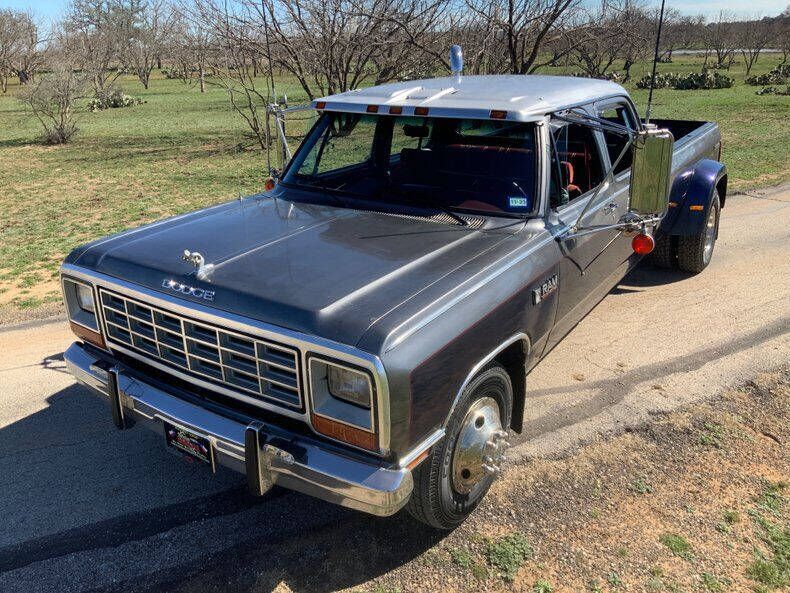 1985 Dodge RAM 350 11