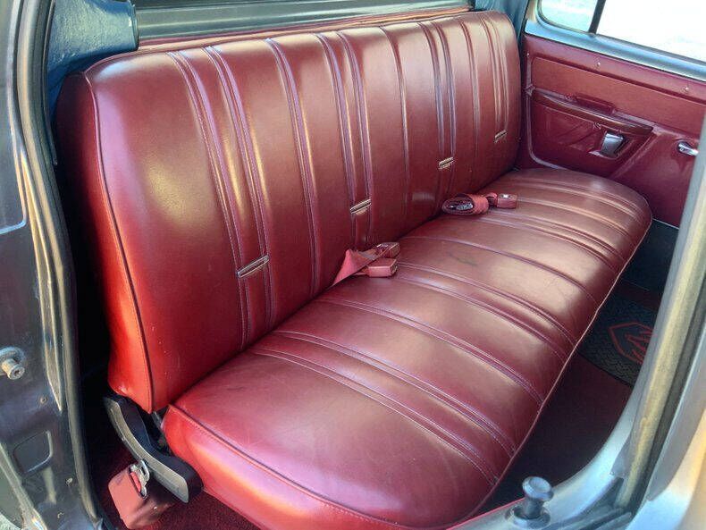 1985 Dodge RAM 350 32
