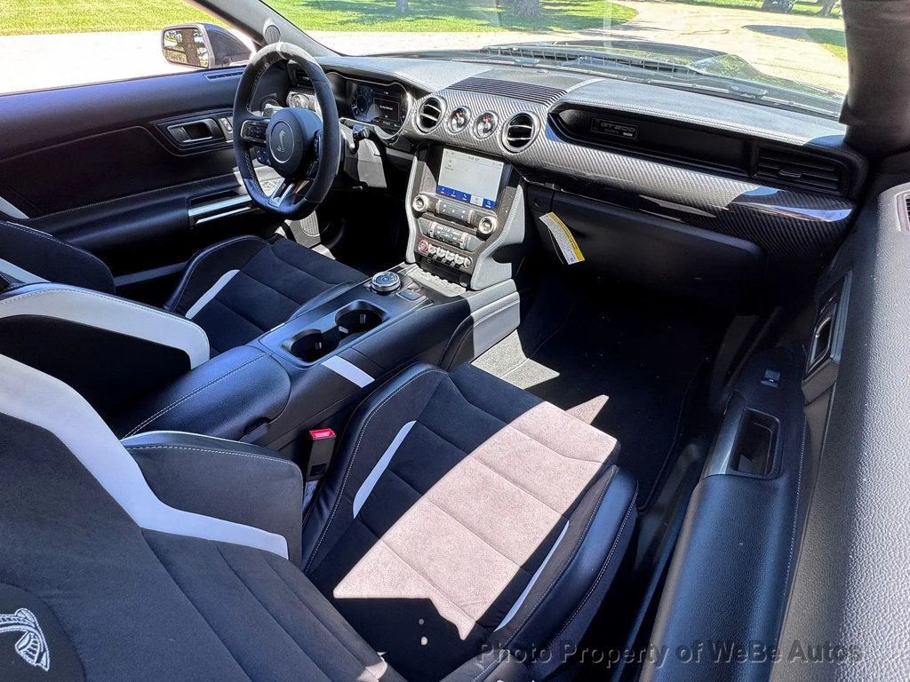 2021 Ford Mustang 24