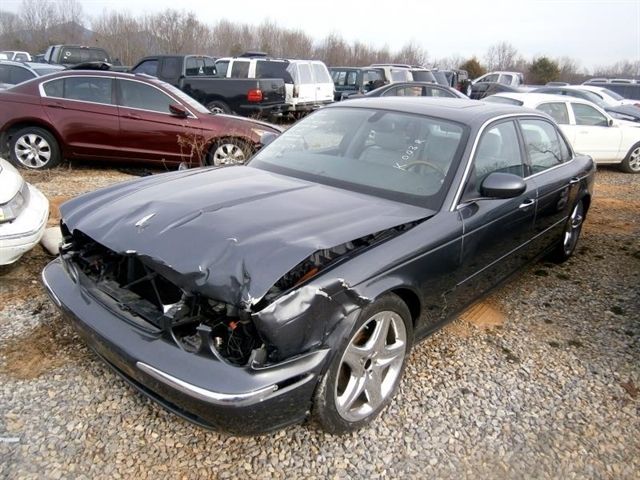 2005 JAGUAR XJ 